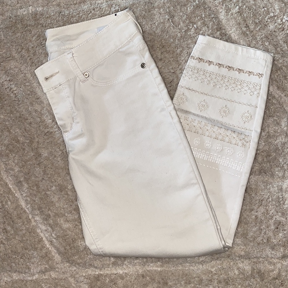 Seven 7 white jeans with pattern
